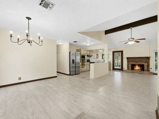 Building Photo - 1114 Churing Dr