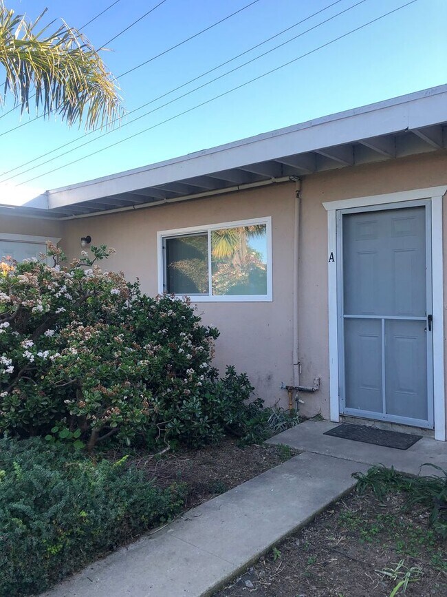 Building Photo - 300 N 2nd St