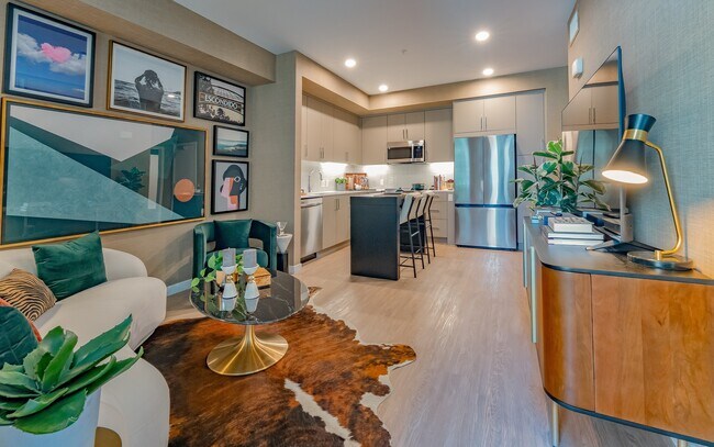 Sala de estar elegante de concepto abierto - Marlowe Palomar Heights