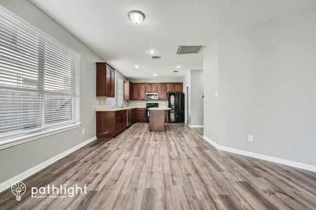 Building Photo - 5451 Pecan Creek Circle, Fort Worth, TX, 7...