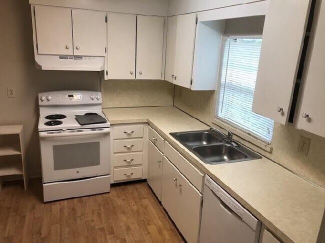 Foto del edificio - 2/1 Duplex in Murray Hill great location