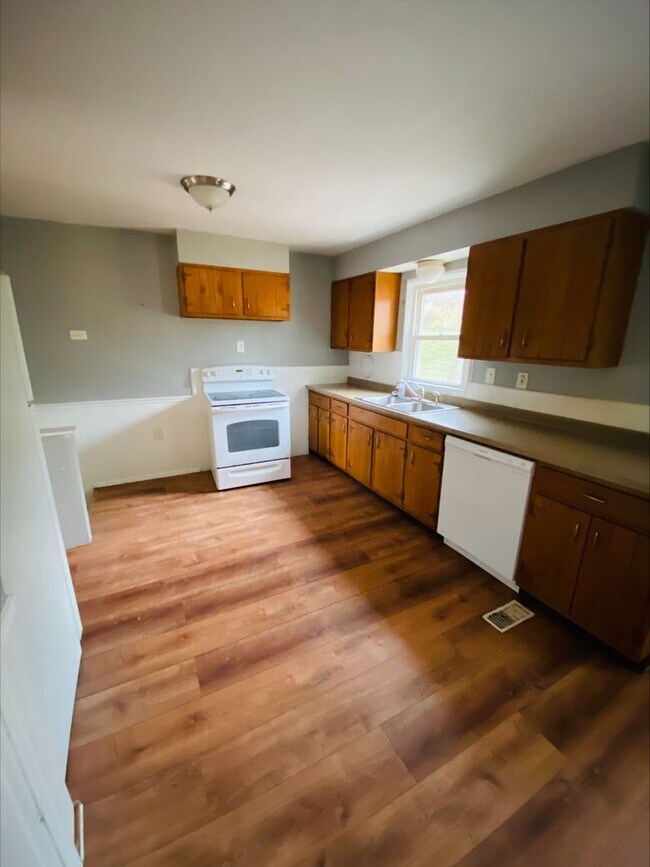 Building Photo - Florissant 3br/2ba