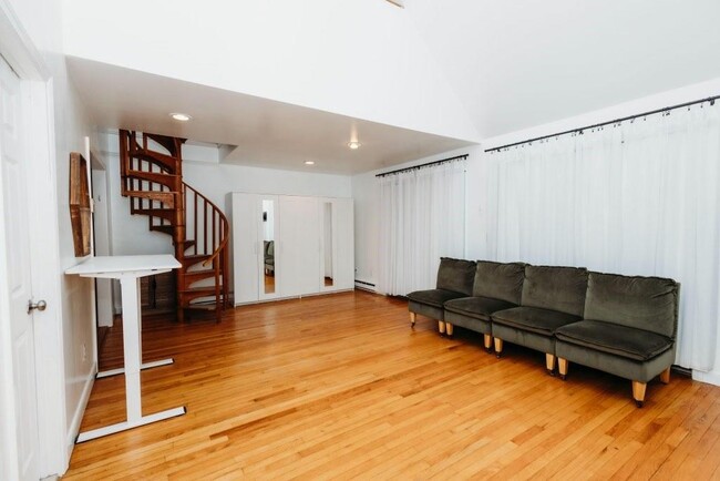Foto del edificio - 5-45 Hilltop Ave