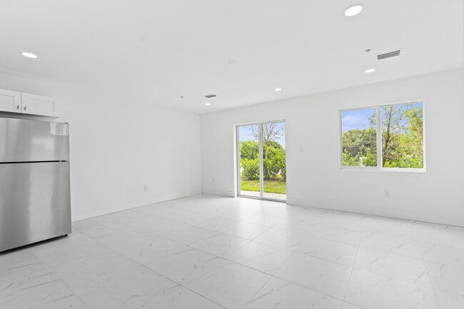 Building Photo - 4498 SW Port St Lucie Blvd