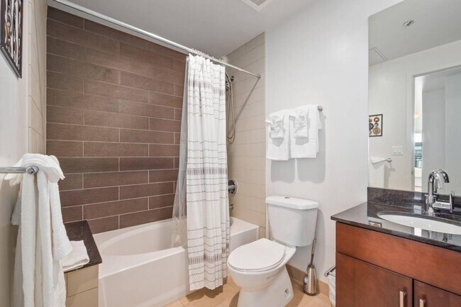 Building Photo - 911 15th St