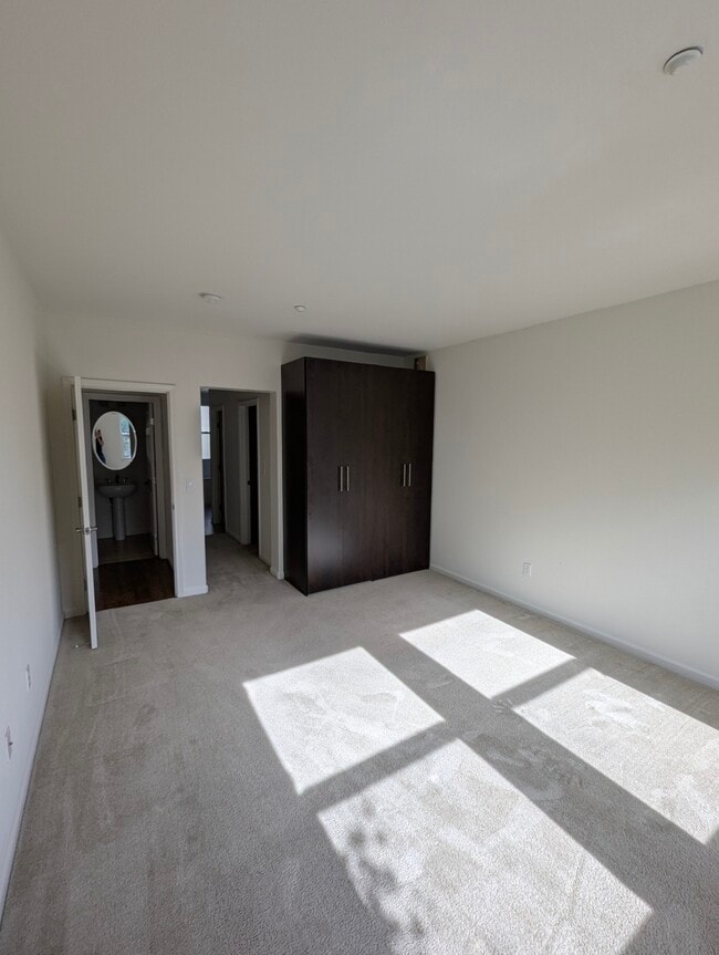Building Photo - 816 Gaspar Vis