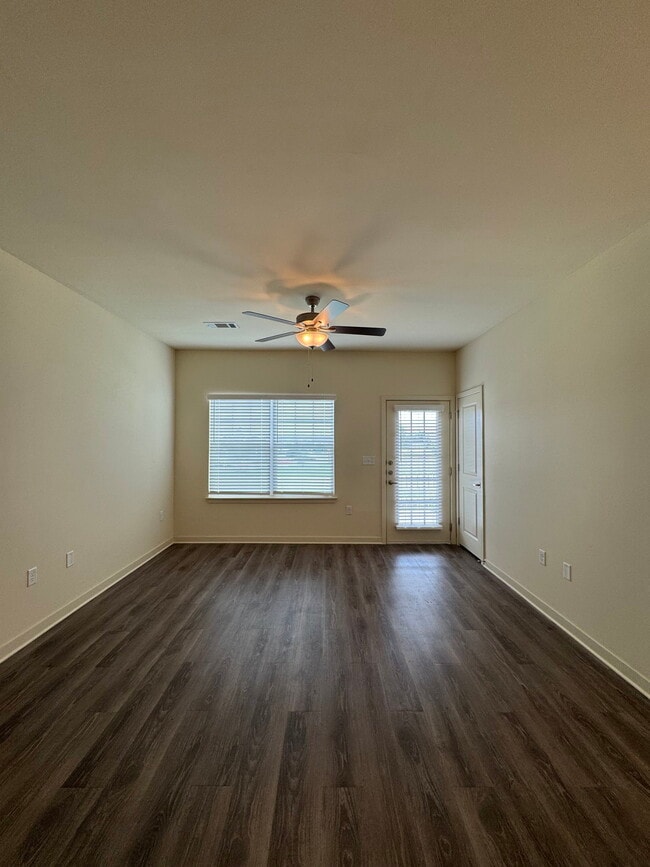 Building Photo - 10216 Greenland Pk Dr