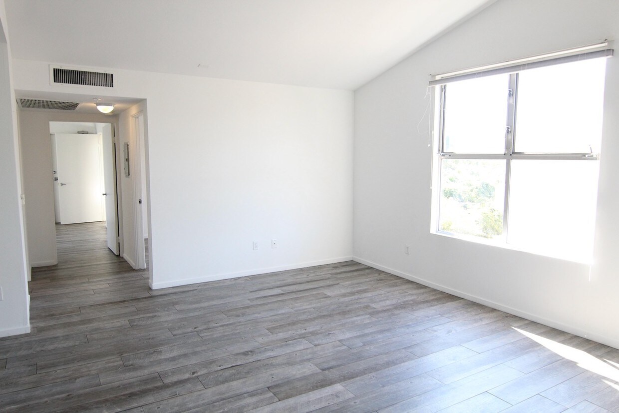 Foto principal - 6016 Carlton Way