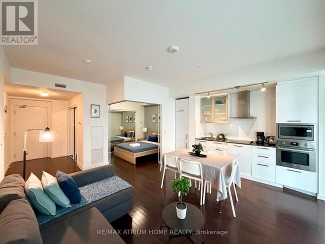 Building Photo - 14 York St