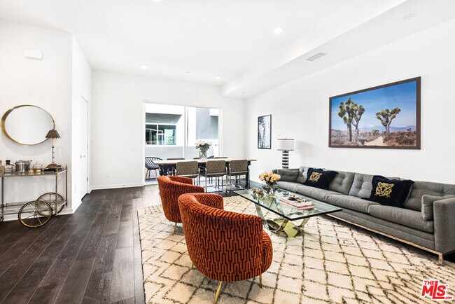 Foto del edificio - 8412 Blackburn Ave