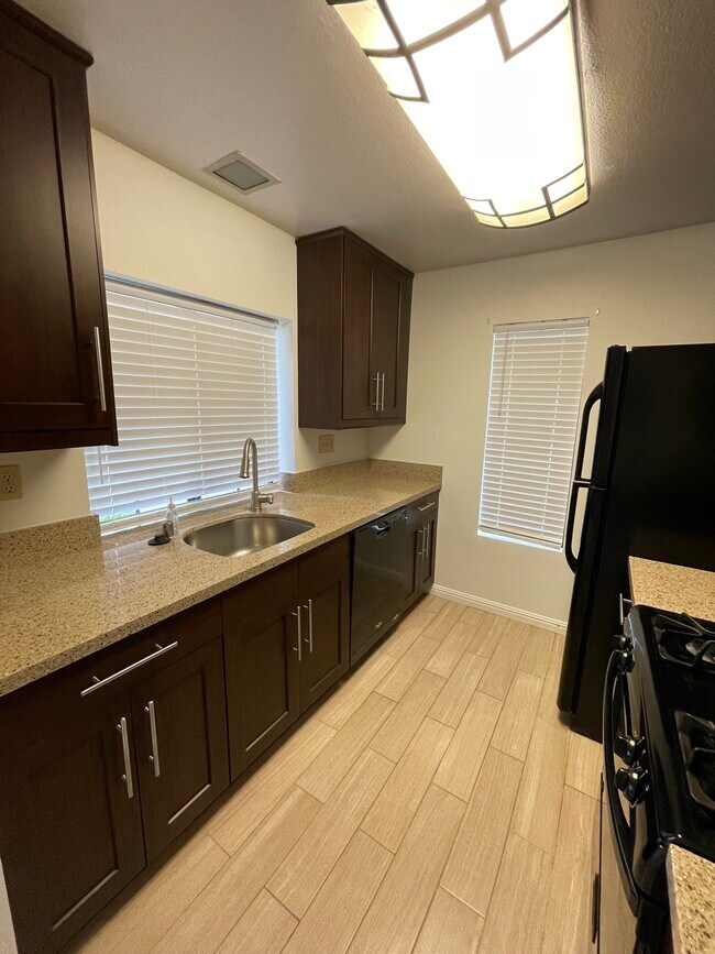 Kitchen - 13005 Wimberly Sq