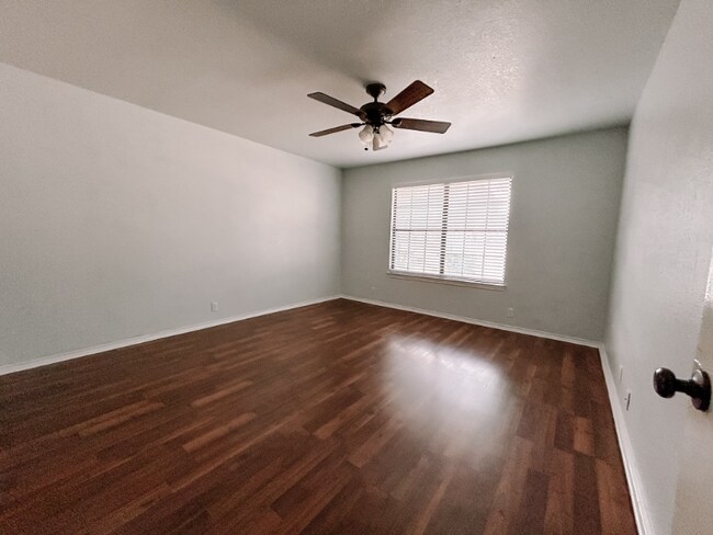 Foto del edificio - 4306 Gleneagles Dr