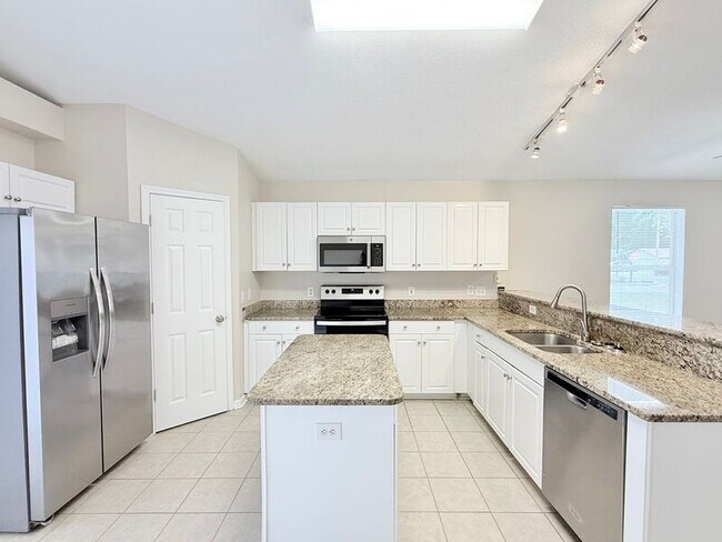Foto del edificio - 4530 Chantilly Way