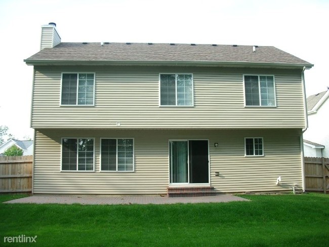 Building Photo - 5 br, 3.5 bath House - 4447 W. Lawn Ave