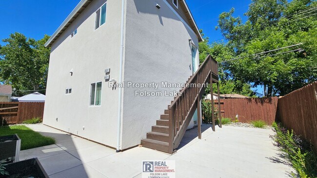 Building Photo - 5431-2 Bradford Drive