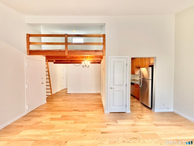 Building Photo - 64 Olcott Way