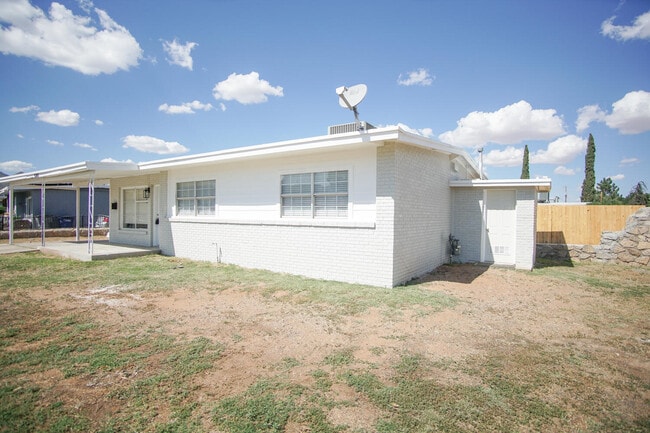Building Photo - 5145 Rutherford Dr