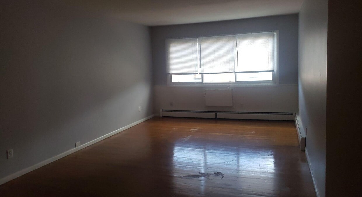 Primary Photo - 5904 50th Ave