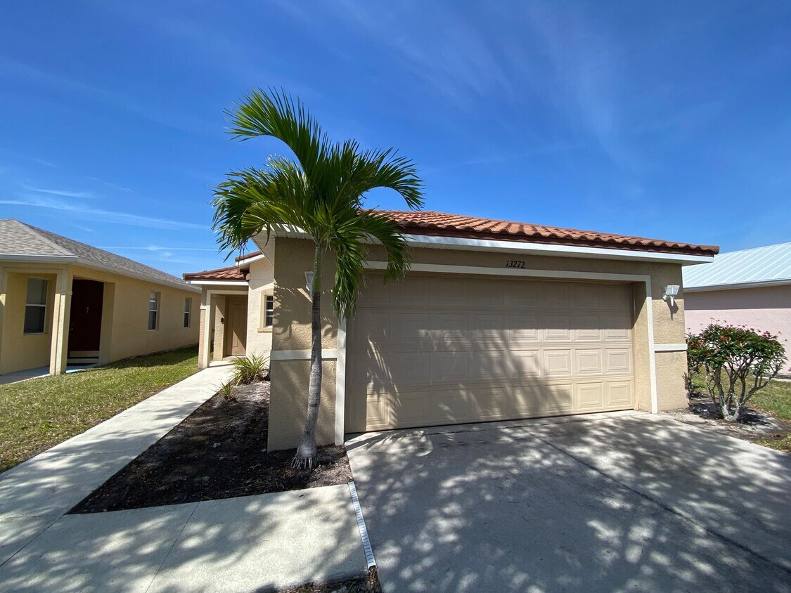 Primary Photo - Now Leasing !