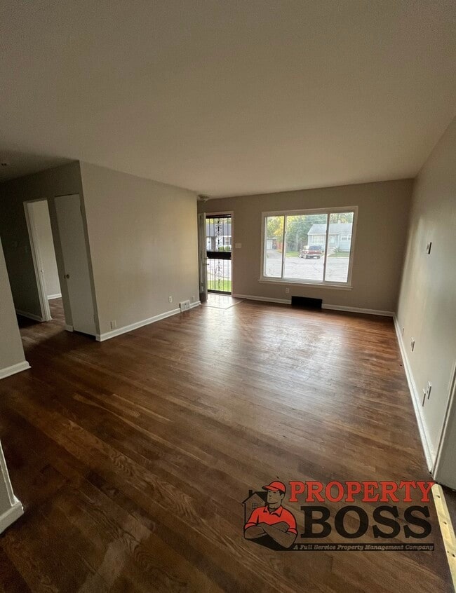 Building Photo - 1039 E 11th Ct
