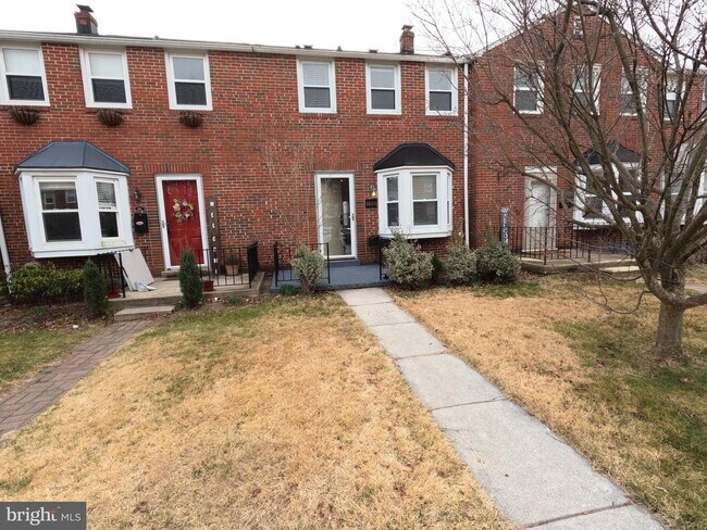 Building Photo - 1665 Thetford Rd