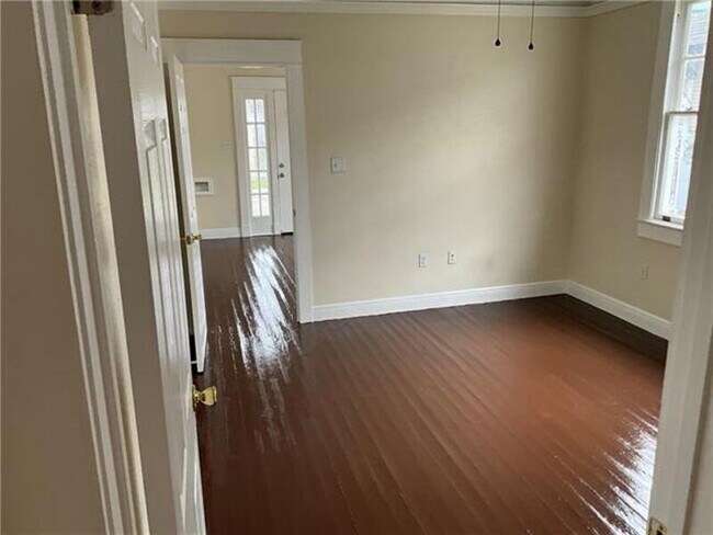 Foto del edificio - 4706 Euphrosine St