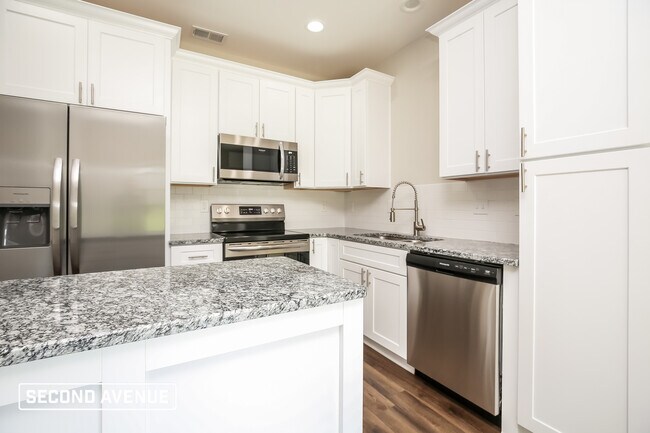 Kitchen - 2608 Elliott Dr