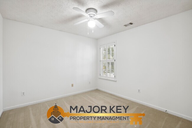 Foto del edificio - 1620 Midland Ct