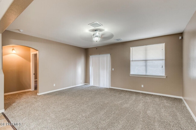 Foto del edificio - 14313 S Cave Ave