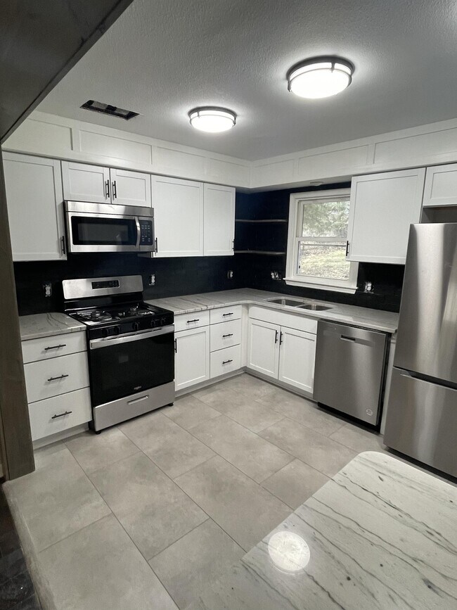 Foto del edificio - 1134 Cummins Pkwy