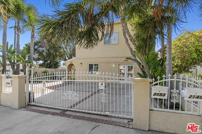 Building Photo - 2149 Glendon Ave