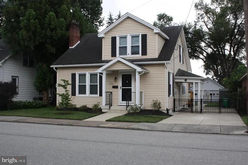 Foto principal - 262 F St