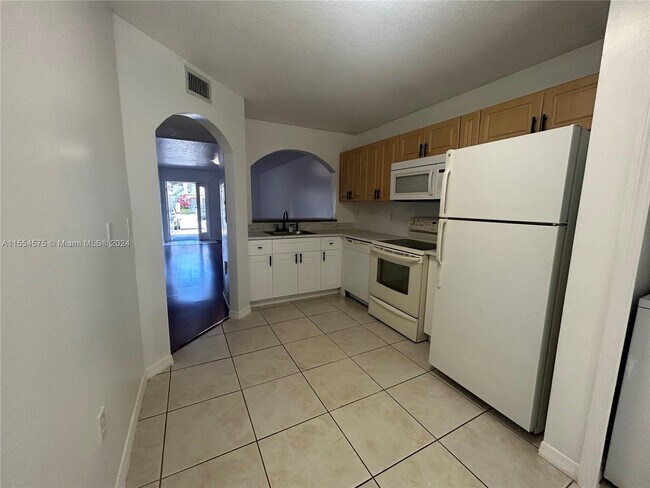 Foto del edificio - 1260 SE 31st Ct