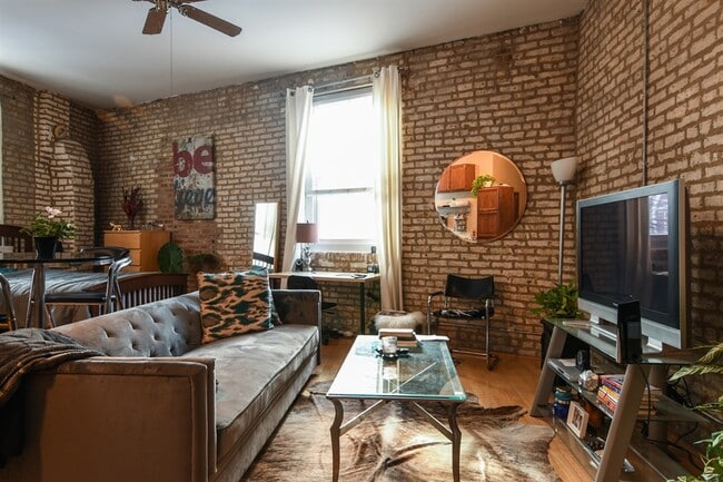 Building Photo - 2946 N Lincoln Ave