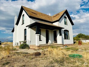 Building Photo - 1952 W 900 S