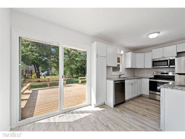 Building Photo - 3 br, 2 bath House - 6221 Sunrise Dr NE
