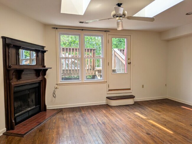 Foto del edificio - 316 Maryland Ave NE