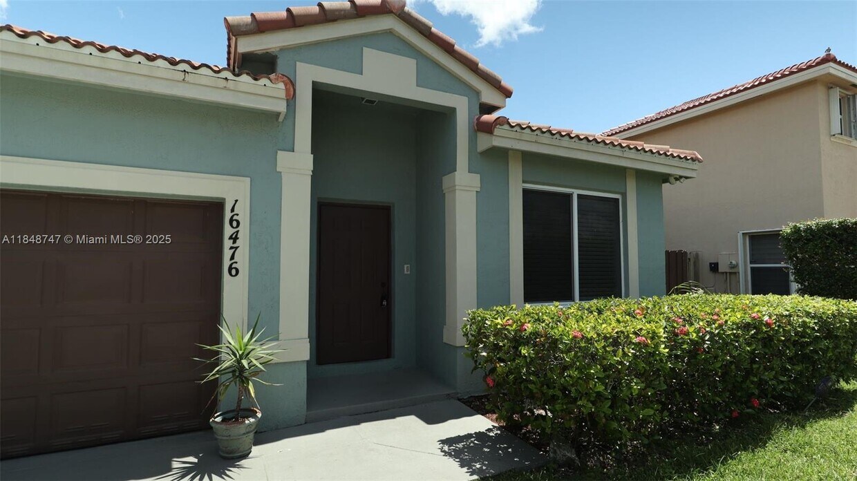 Primary Photo - 16476 SW 76th St