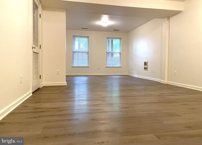 Building Photo - 2540 Banshire Dr