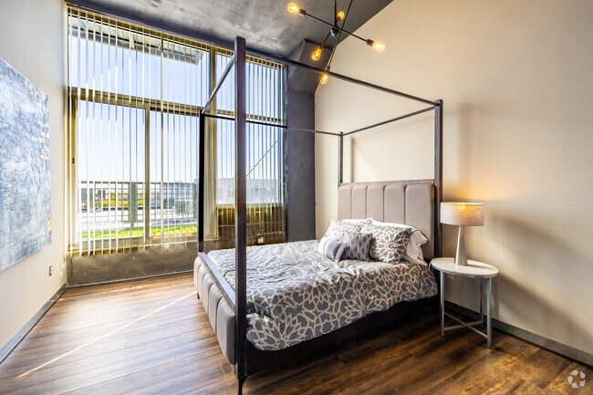 2BD, 2BA - 1,256SF - Bedroom - TipTop