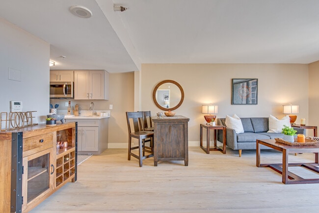 Building Photo - The Meridian at Laguna Hills