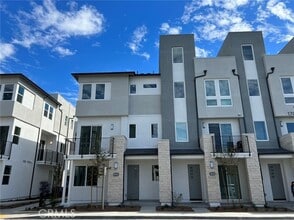 Building Photo - 1723 W Cara Dr