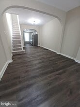 Building Photo - 711 N Streeper St