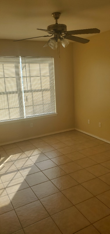 Building Photo - 1006 Lilia Dr