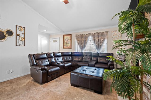Foto del edificio - 3005 Woodlark Dr