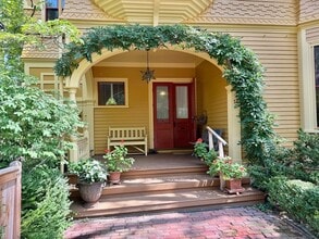 Building Photo - 12 Humboldt St