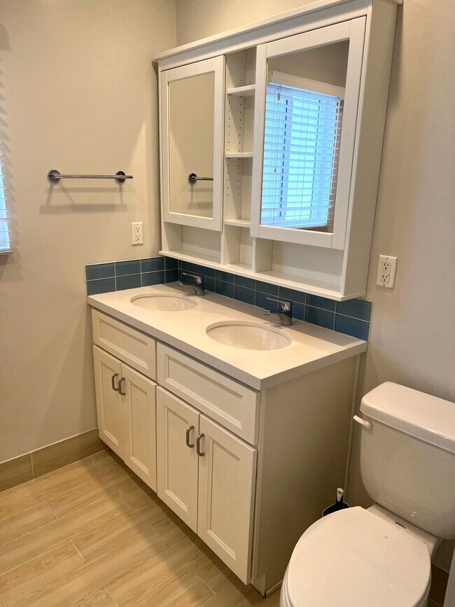 Bathroom - 1121 N Sweetzer Ave