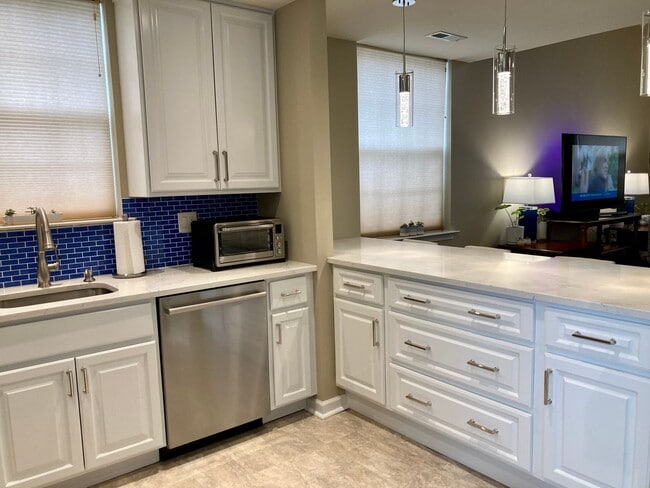 Building Photo - 3 Bedroom, 2 Bath home in Brookland Terrace