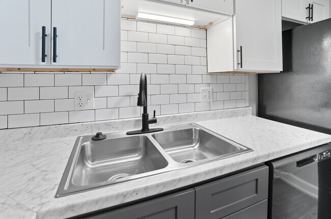 Foto del edificio - Coventry Court Townhomes