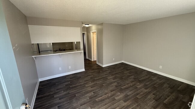 Building Photo - Pepper Tree Apartments